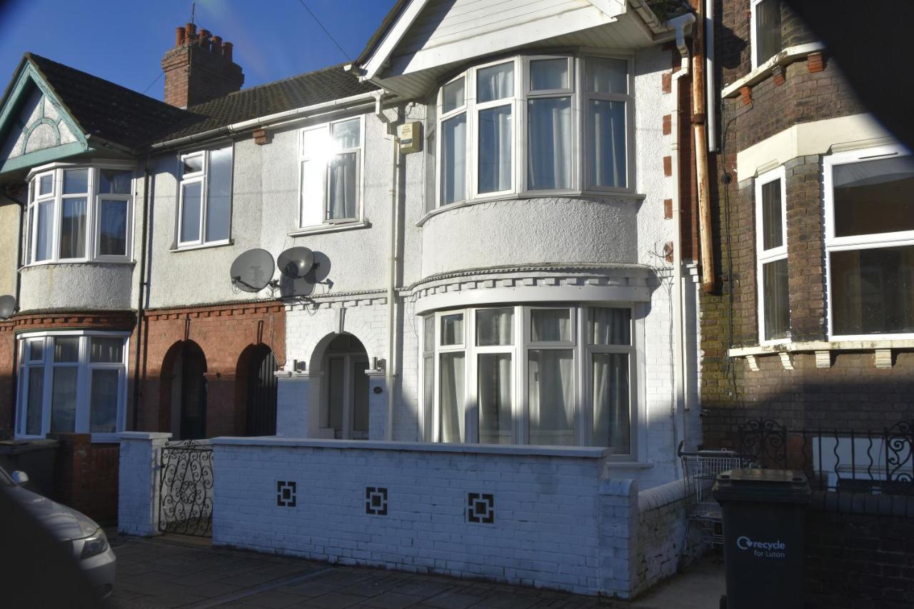 Clarendon House Hotel Luton  Exterior foto